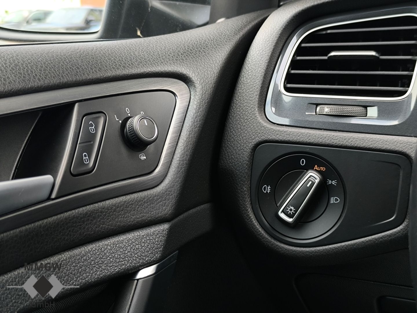 Volkswagen Golf VII e-e- - Samsaru's Car Outlet
