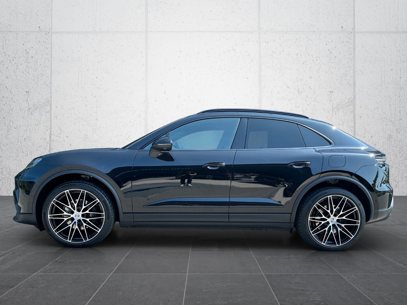 Porsche Macan 4 - Samsaru's Car Outlet