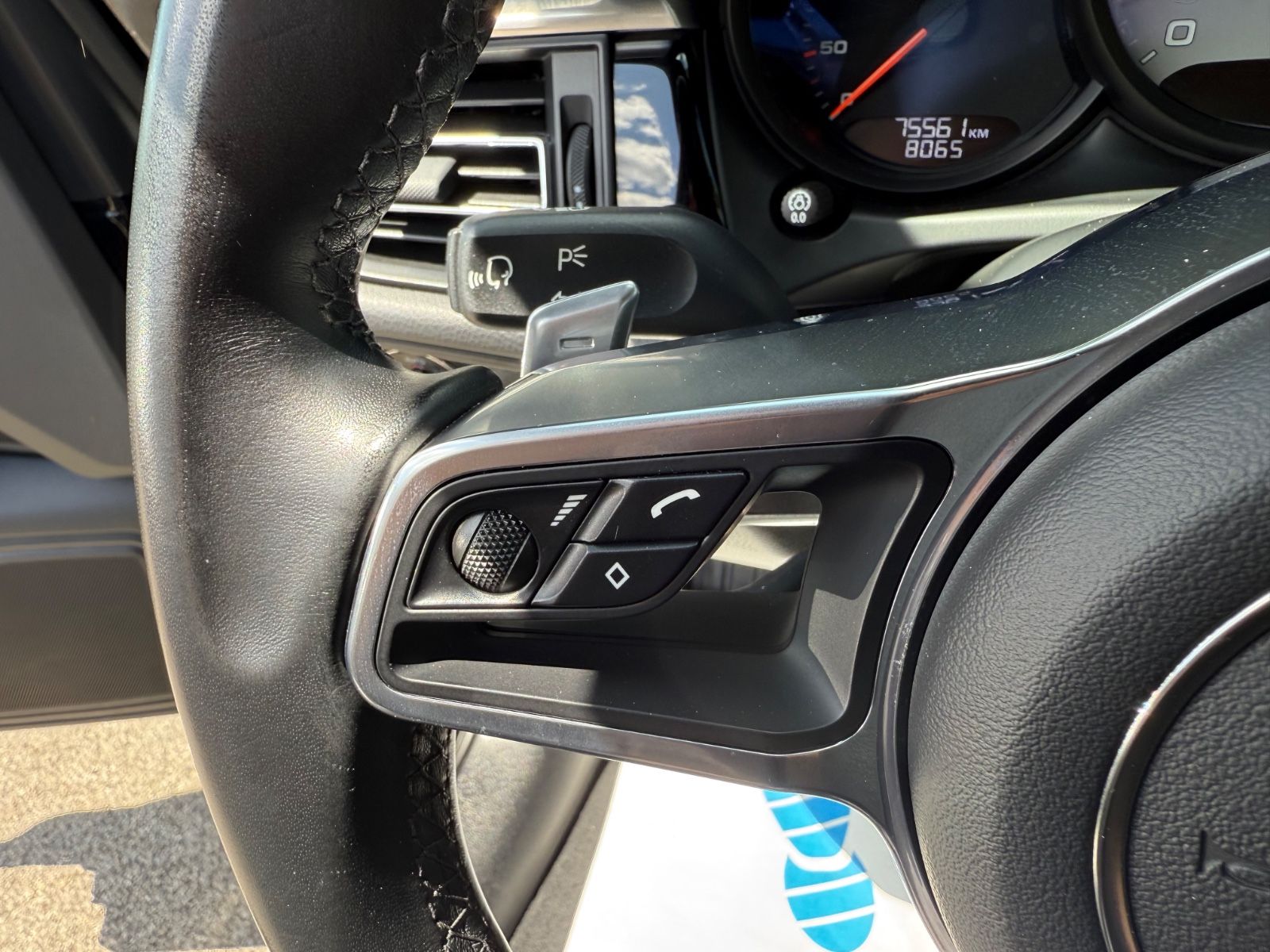 Porsche Macan S - Samsaru's Car Outlet