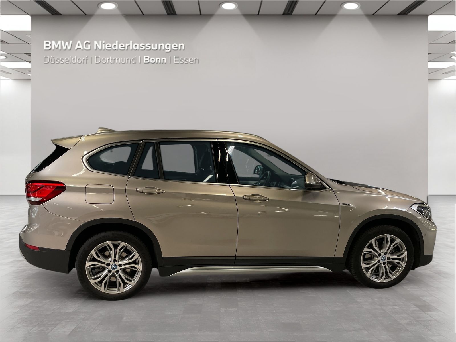 BMW X1 xDrive25e - Samsaru's Car Outlet