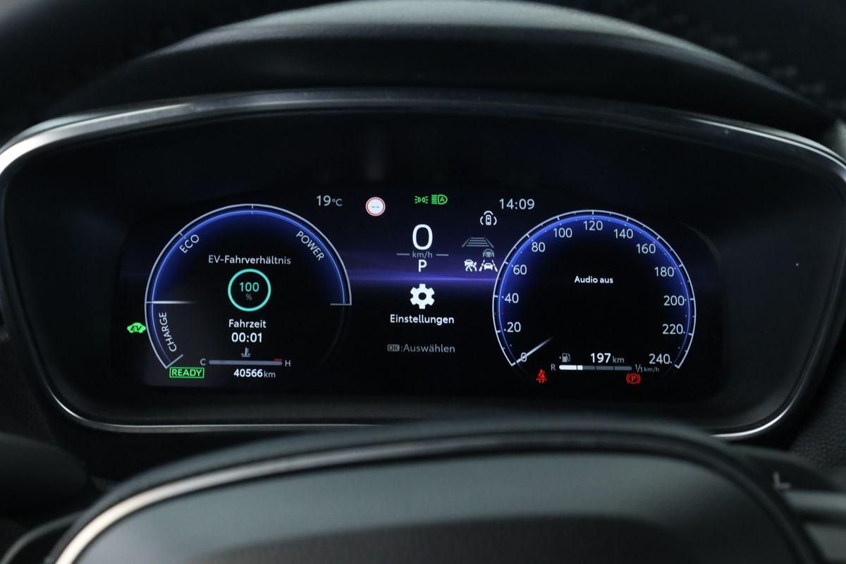 Toyota Corolla Touring Sports 2.0 CVT Team D Navi Kam