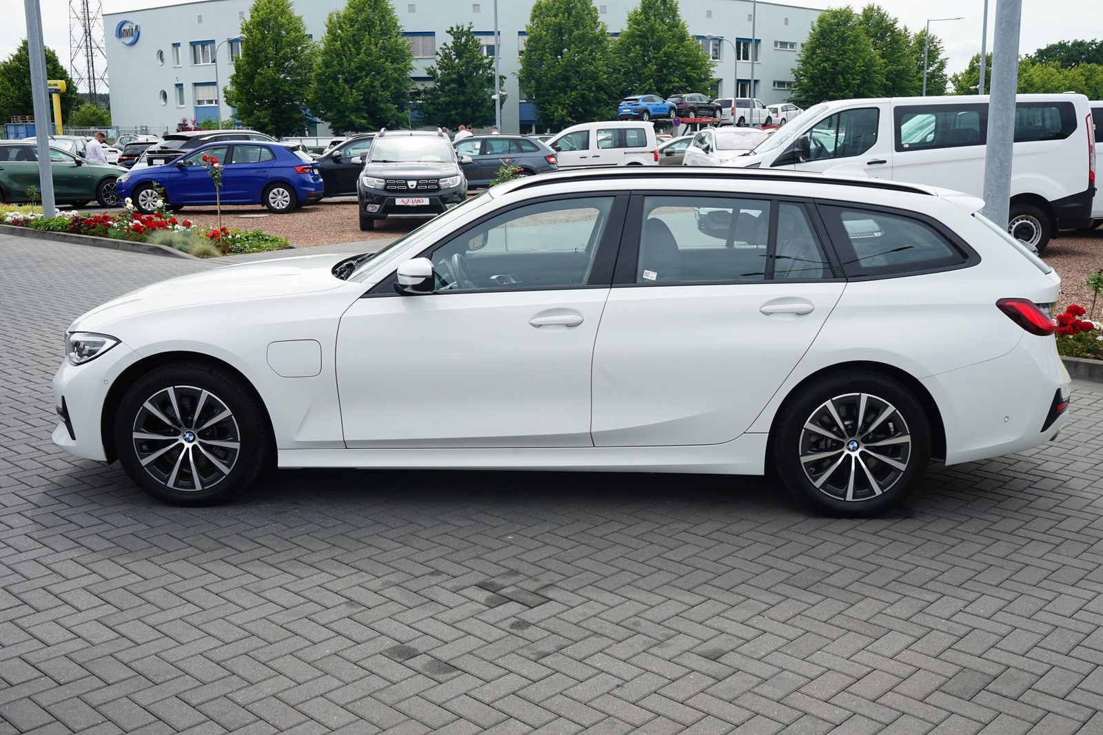 BMW 320e Touring xDrive Sport Line - Samsaru's Car Outlet