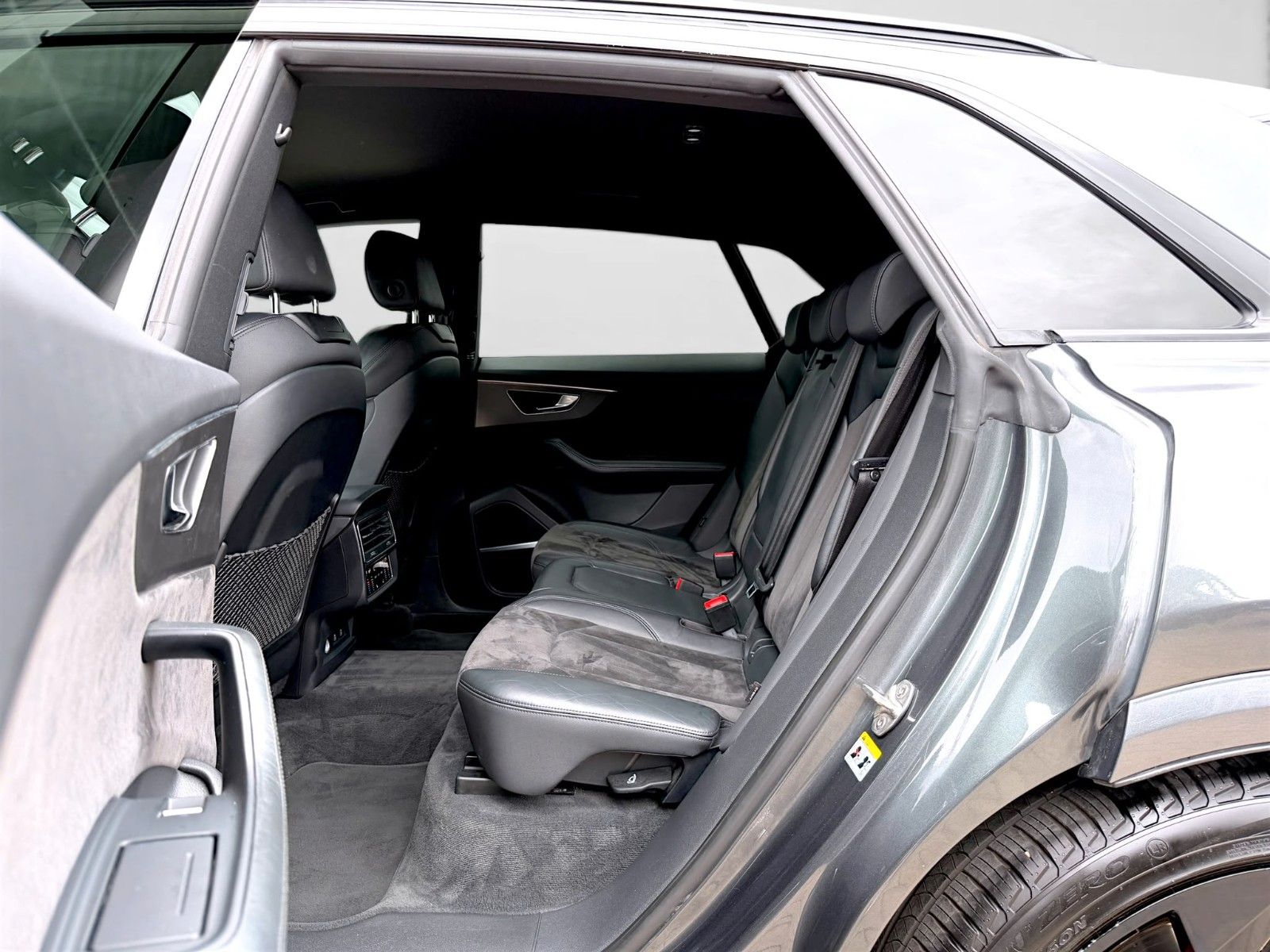 Audi RSQ8 4.0 TFSI /HEAD UP/STANDH./360°-KA./LUFT/ACC