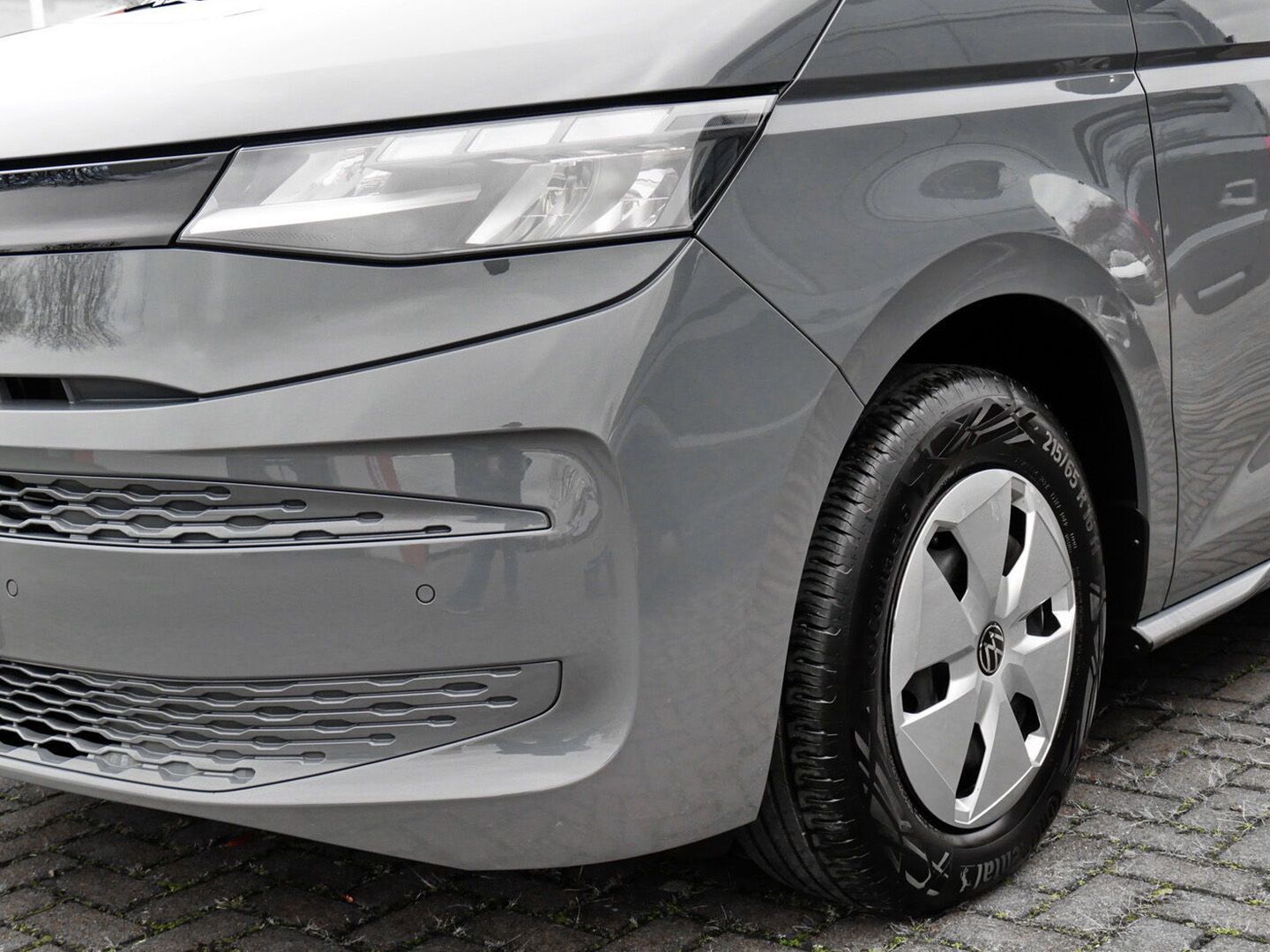 Volkswagen T7 Multivan Basis - Samsaru's Car Outlet