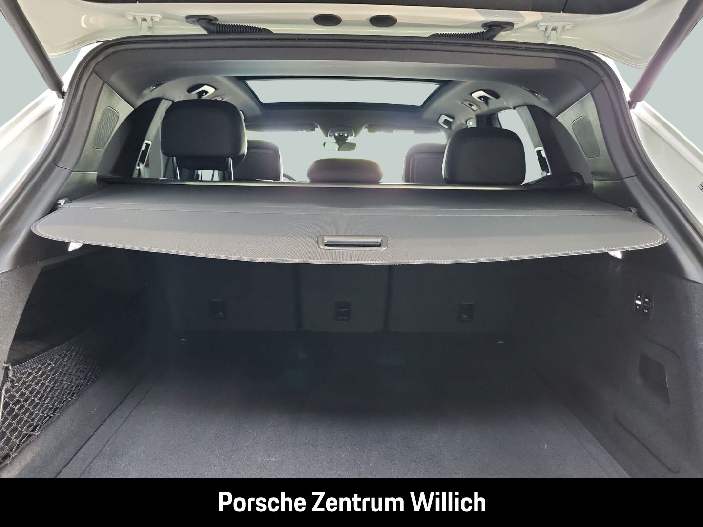 Porsche Cayenne Panoramadach Luftfederung LED-Matrix