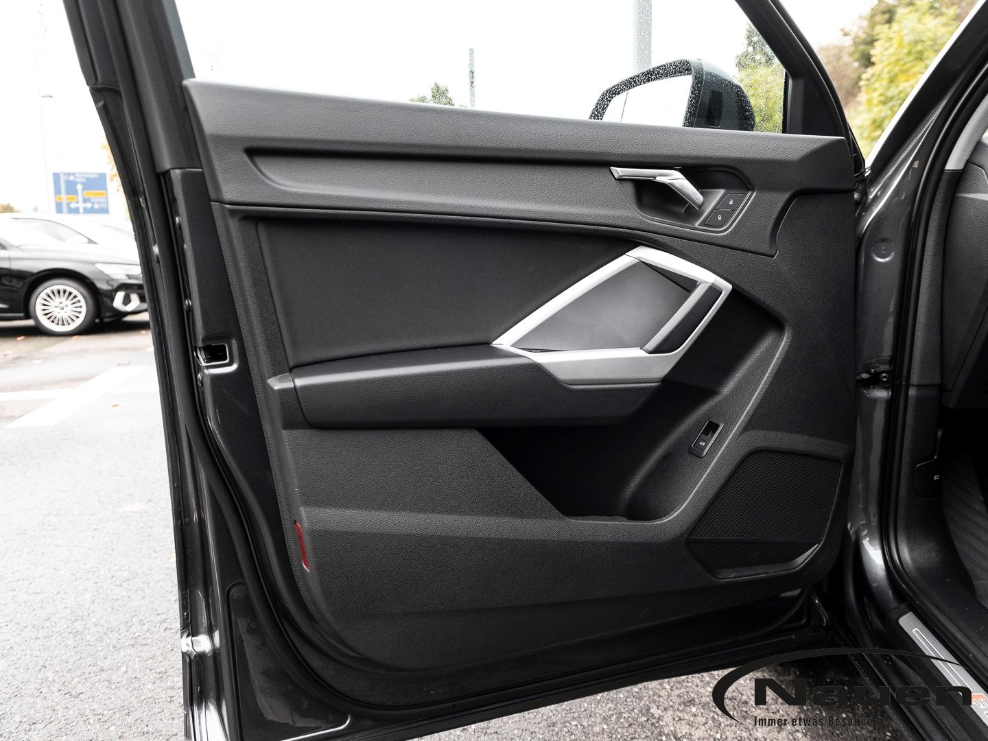 Audi Q3 40 TFSI S-line quattro - Samsaru's Car Outlet