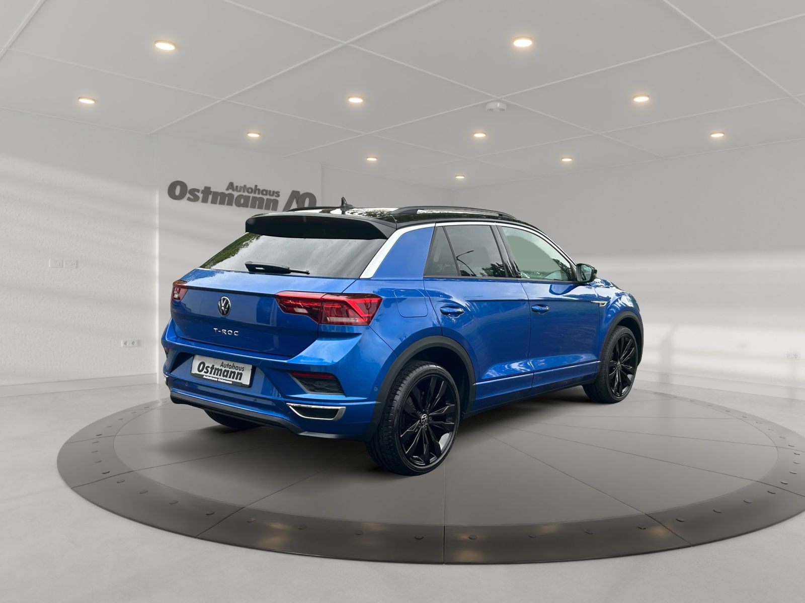 Volkswagen T-Roc 1.5 TSI Sport R-Line - Samsaru's Car Outlet