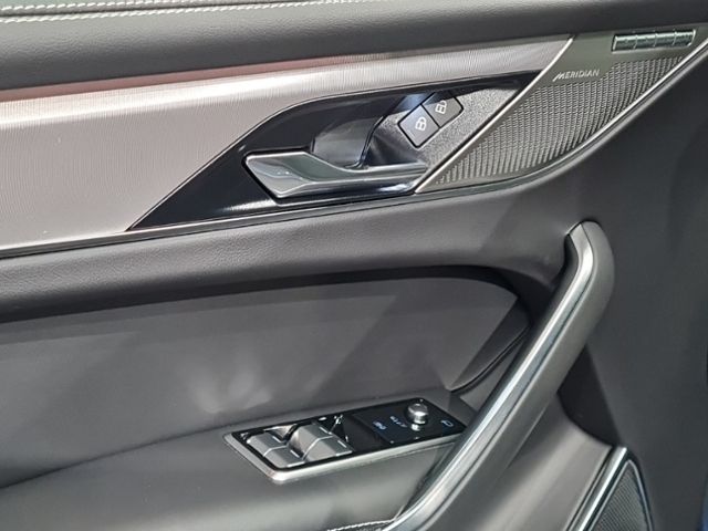 Jaguar F-PACE D300 R-Dynamic HSE