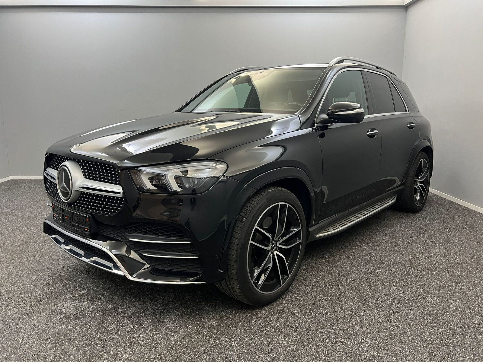Mercedes-Benz GLE 400d 4M AMG-LINE*AIRM*BURME*PANO*AHK*ACC*22Z