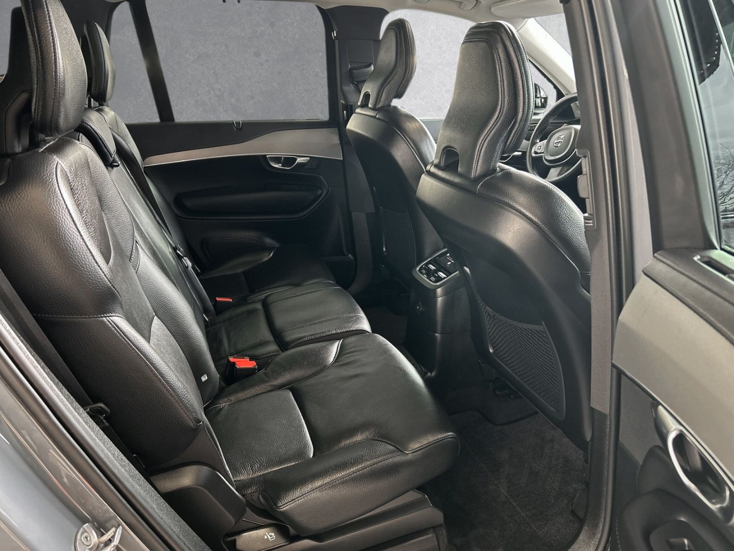 Volvo XC90 Plus Dark Recharge Plug-In Hybrid AWD 7-Sit