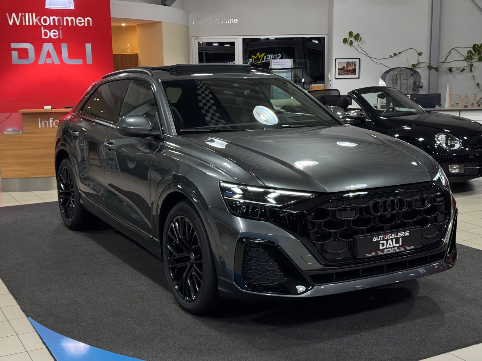 Audi Q8 50 TDI quattro S-LINE - Samsaru's Car Outlet