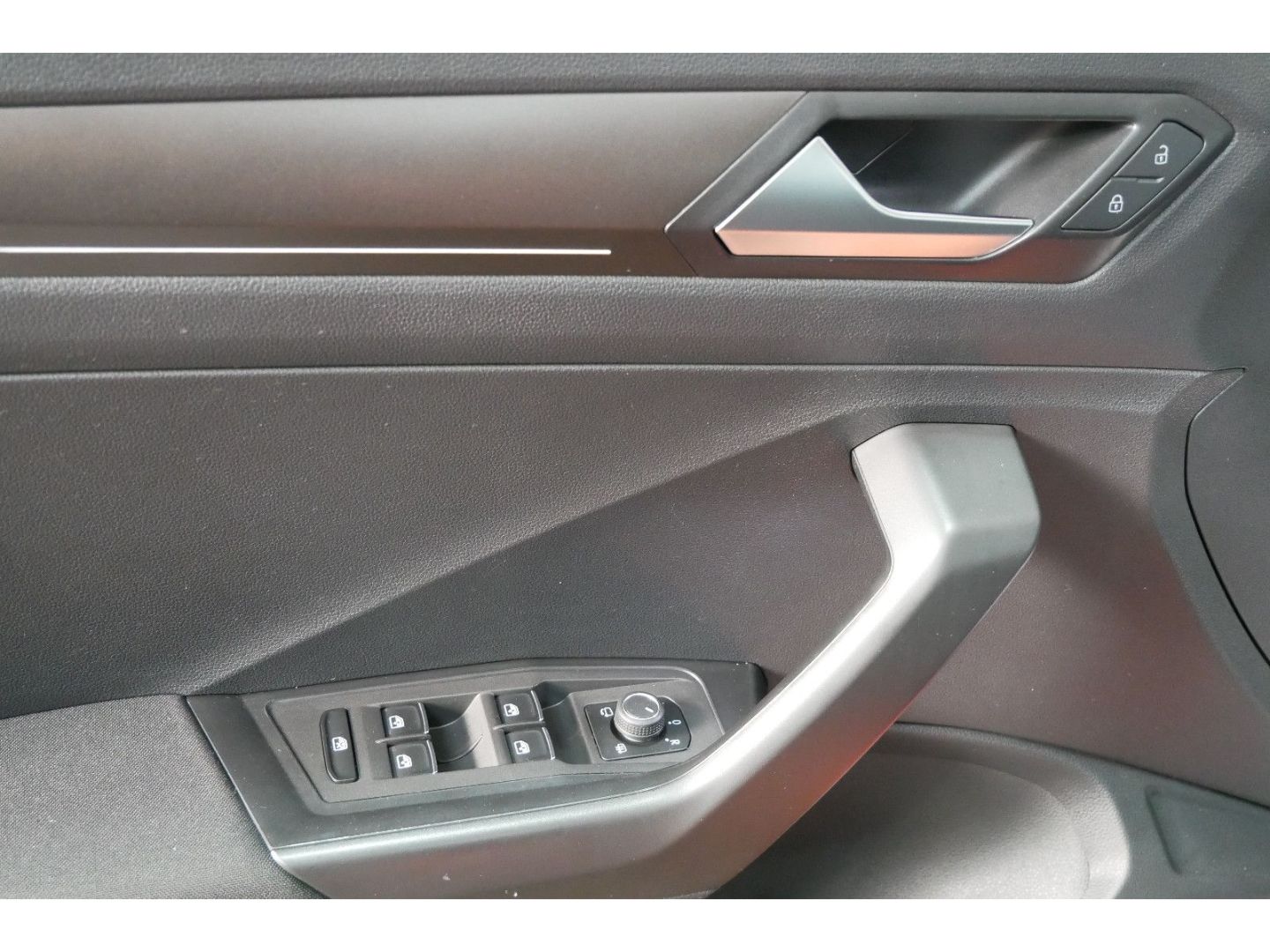 Volkswagen T-Roc Style TSI - Samsaru's Car Outlet