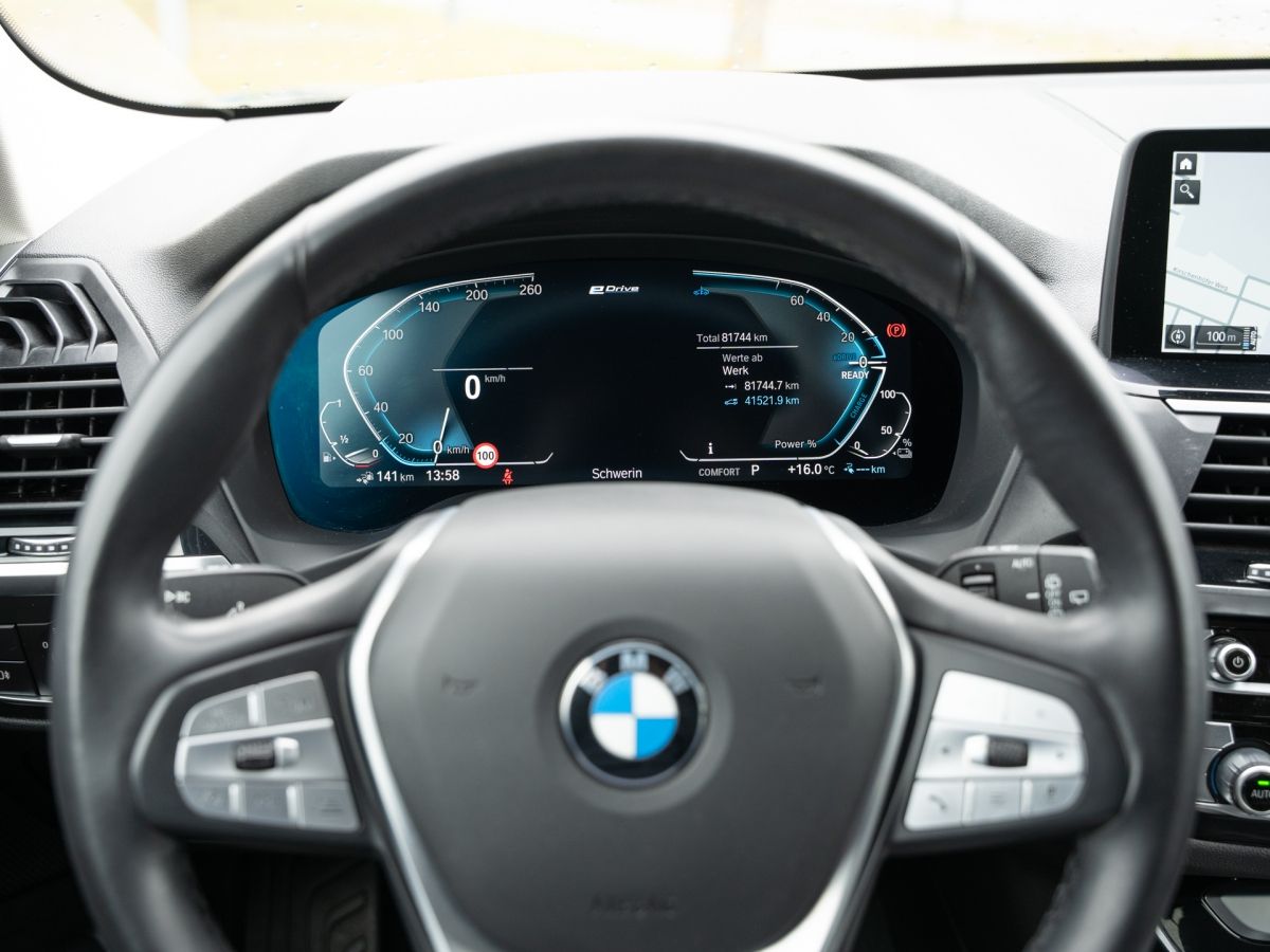 BMW X3 xDrive30e Advantage - Samsaru's Car Outlet