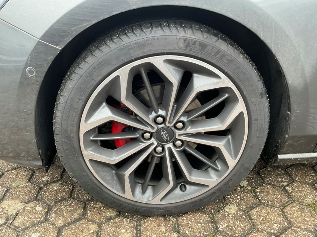 Ford Focus Turnier ST-Line X MHEV+Automatik+Pano+LED