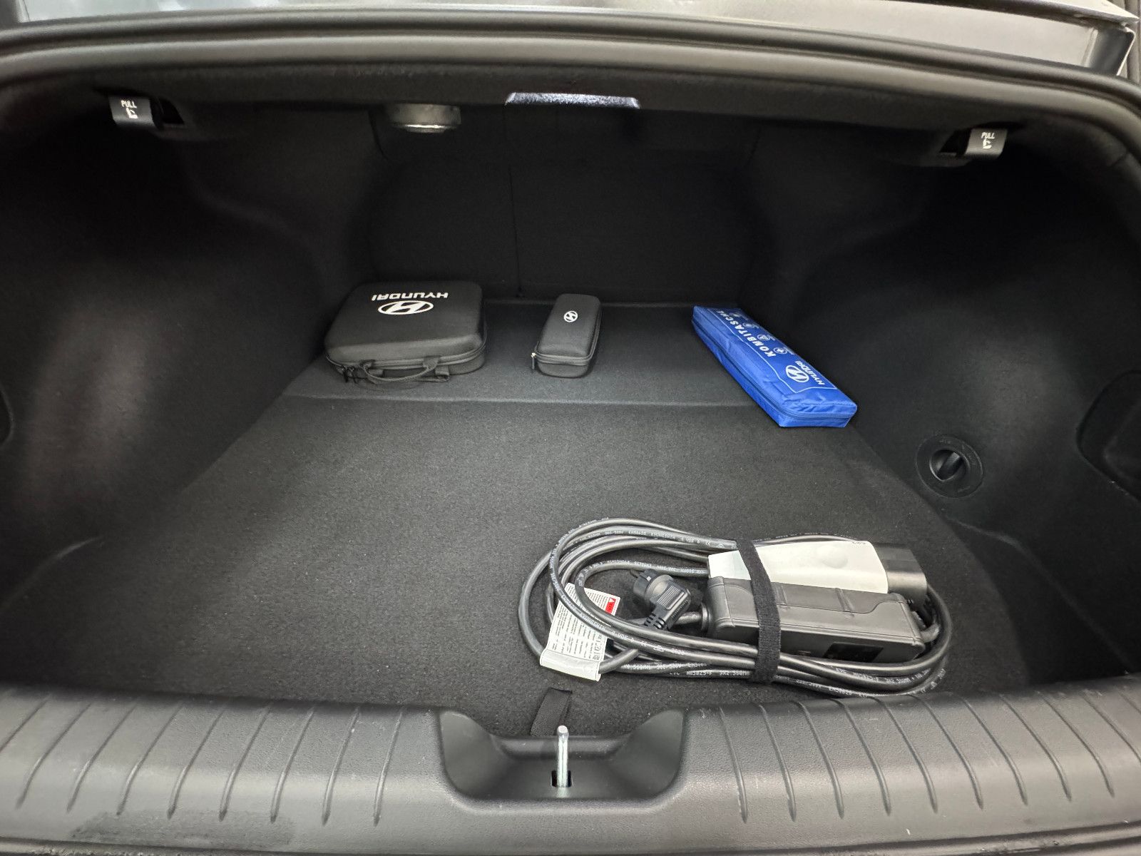Hyundai IONIQ 6 77,4kWh 325ps 4WD Uniq PANO & DIGI NON