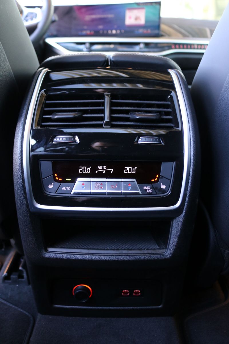 BMW X7 xDrive 40d M Sport /Luft/AHK/Pano/Harman/22"/