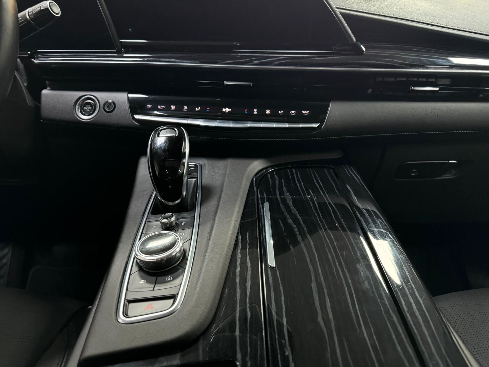 Cadillac ESCALADE ESV SPORT 6.2 V8 - AUS 1. HAND