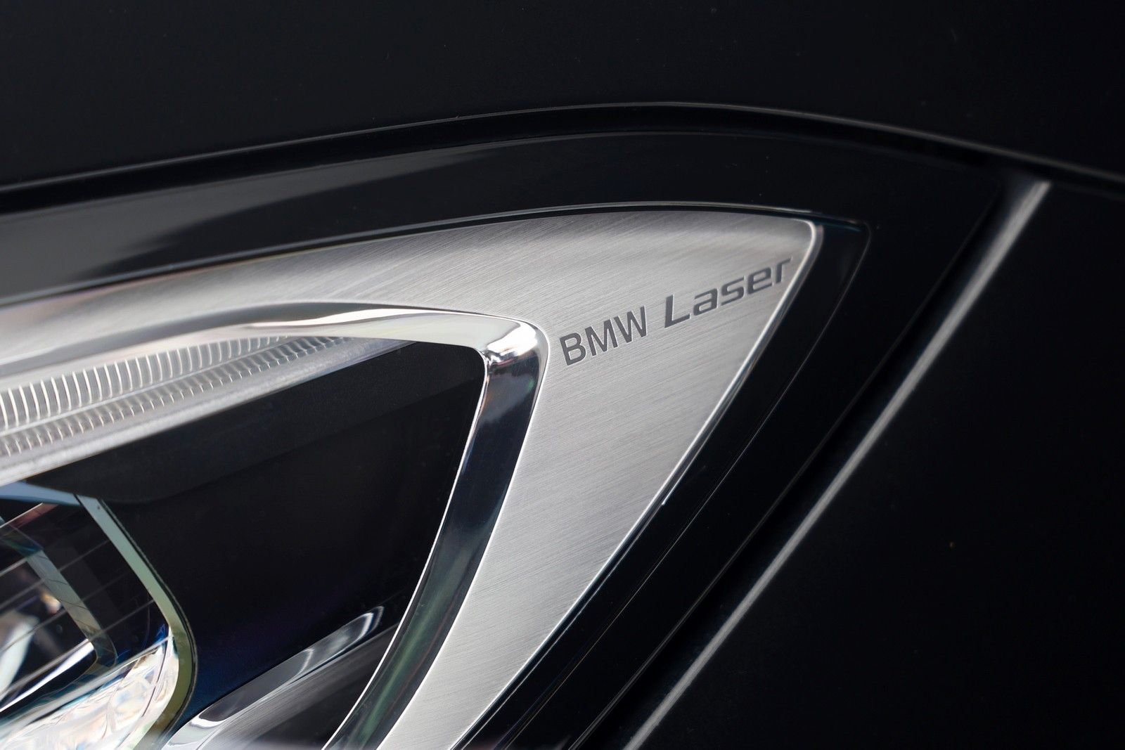 BMW 330d Touring Sport Line - Samsaru's Car Outlet