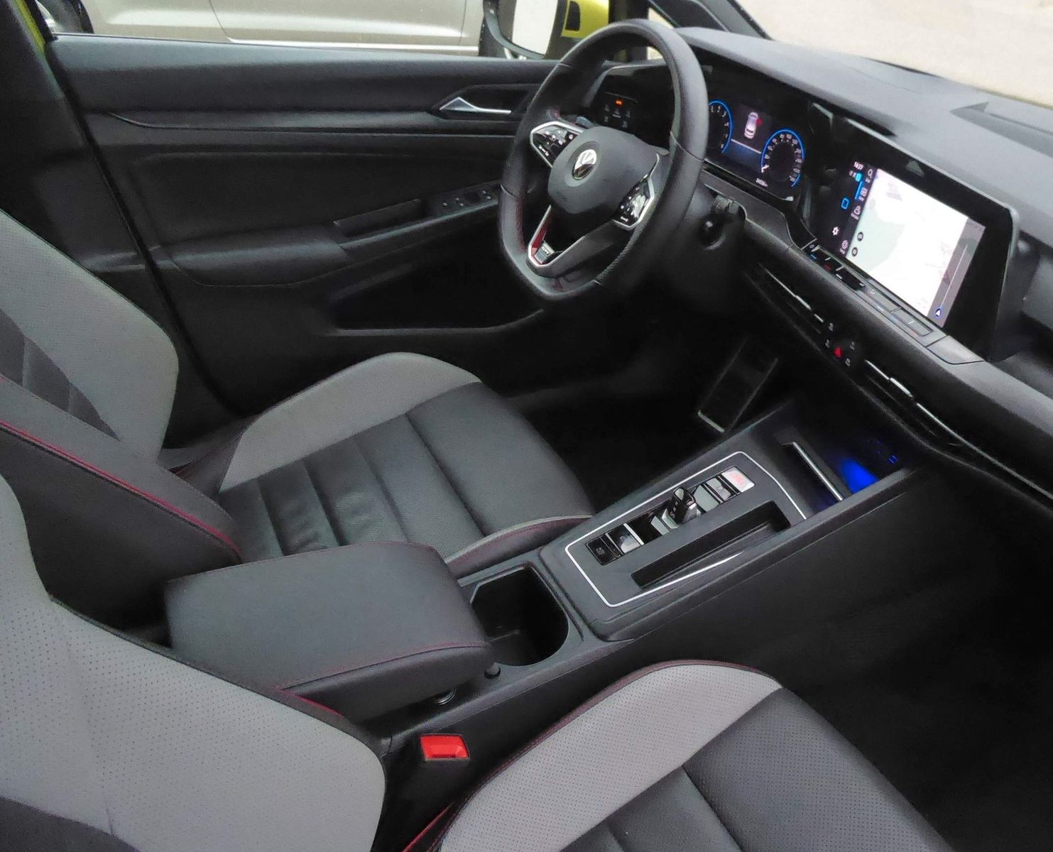 Volkswagen Golf VIII GTI Clubsport - Samsaru's Car Outlet