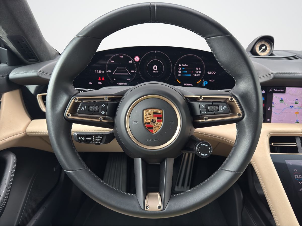 Porsche Taycan Turbo Sport Turismo | Hinterachslenkung |