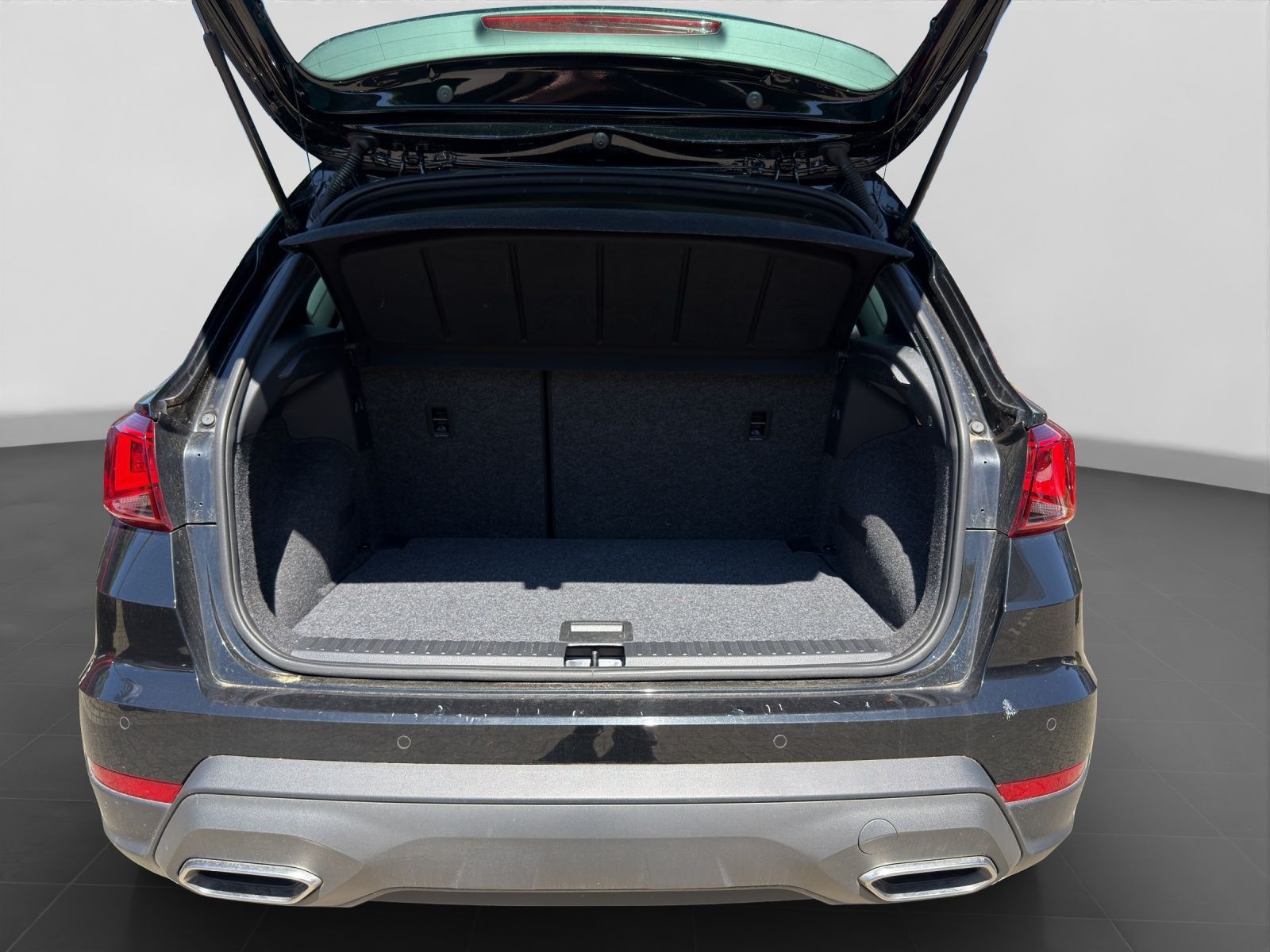 Seat Arona 1.5 TSI DSG FR AHK KAMERA PARKLENK NAVI AC