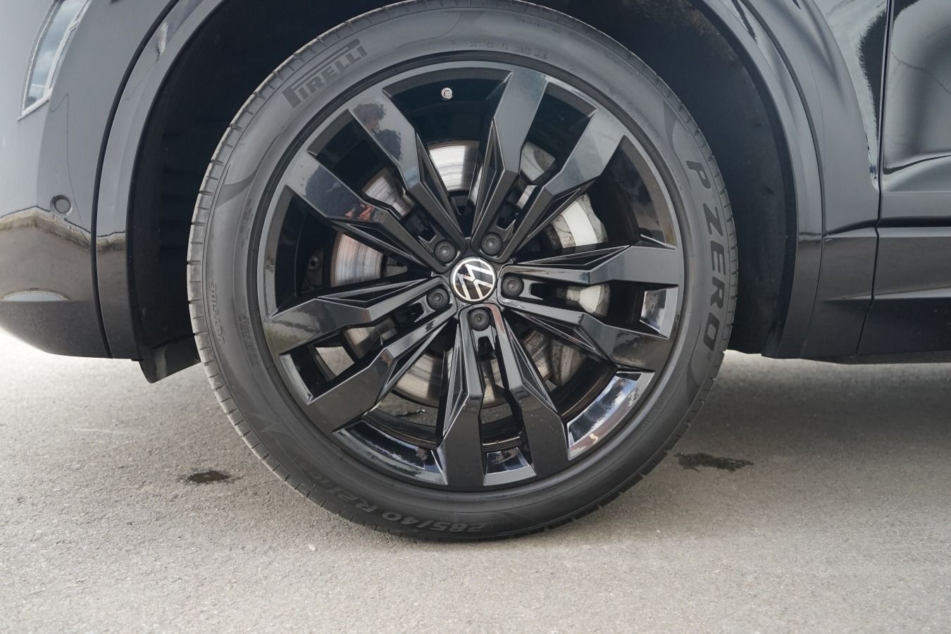 Volkswagen Touareg 4.0 V8 TDI R-Line - Samsaru's Car Outlet