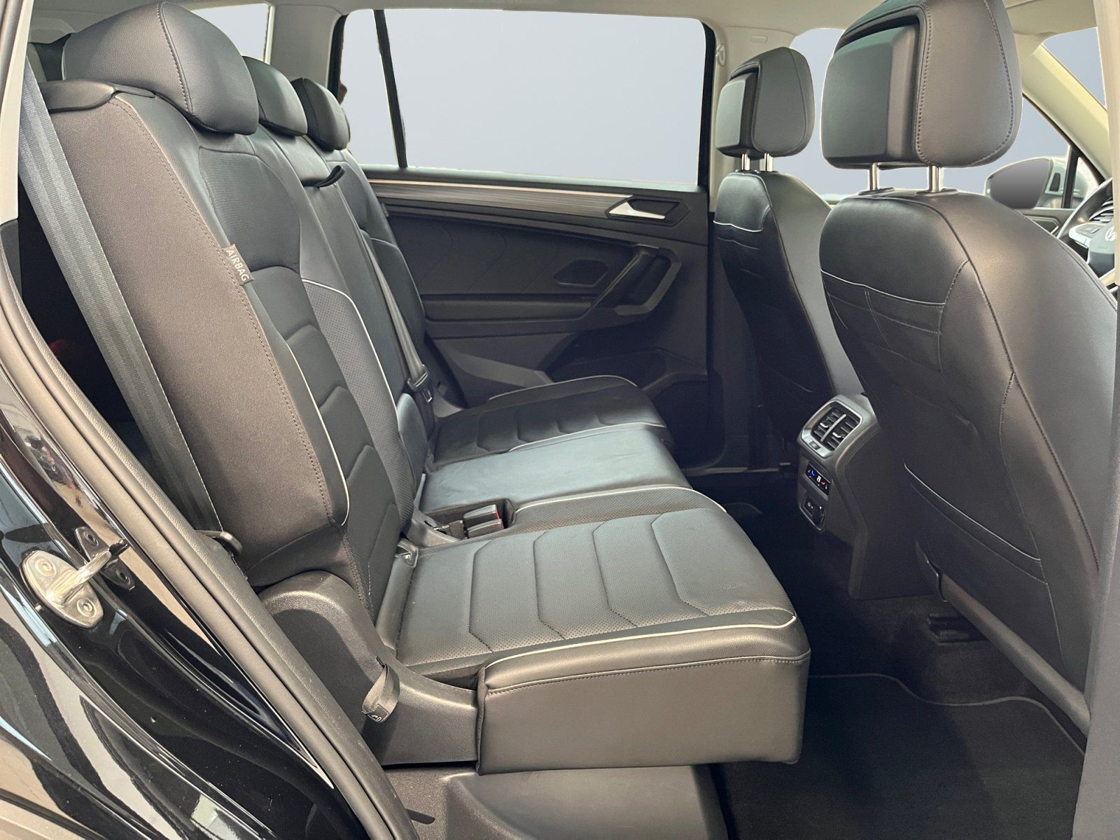 Volkswagen Tiguan Allspace Elegance 2.0 TSI DSG 4x4 7Sitzer
