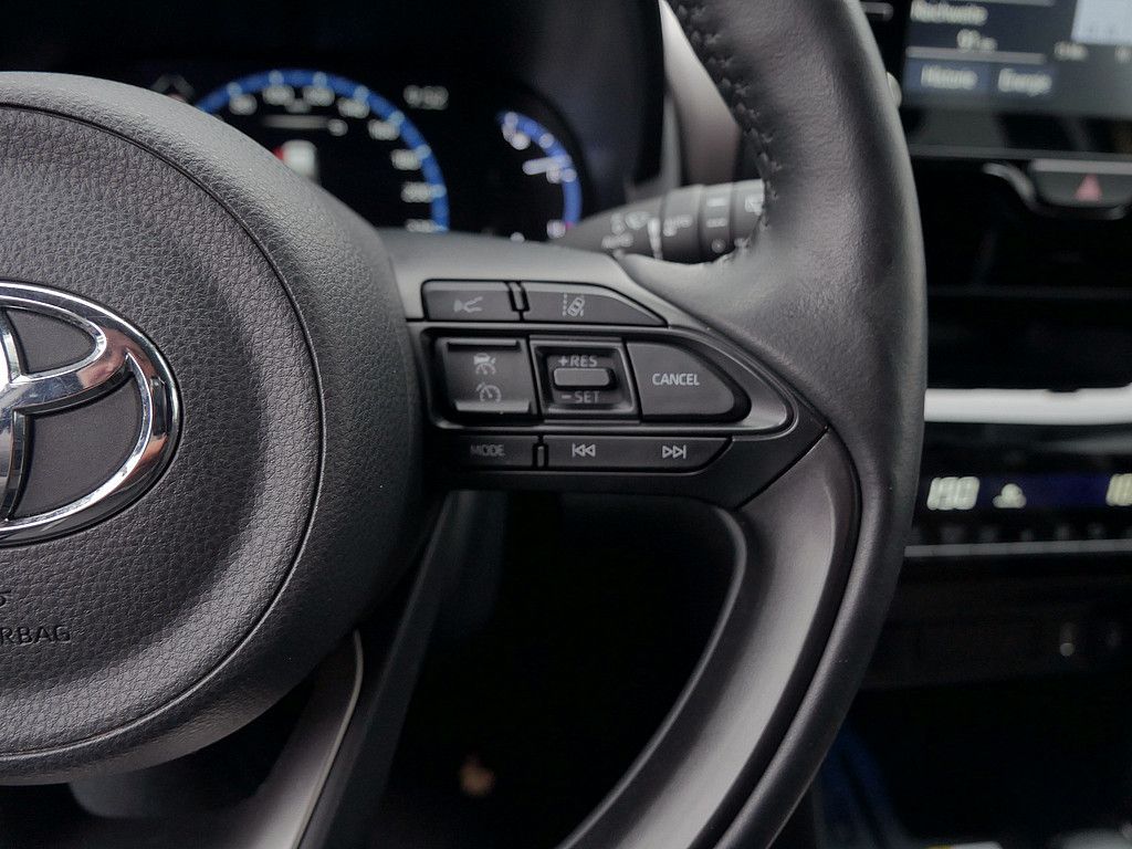 Toyota Yaris Cross 360 Grad SHZ KAMERA NAVI PDC ACC LED