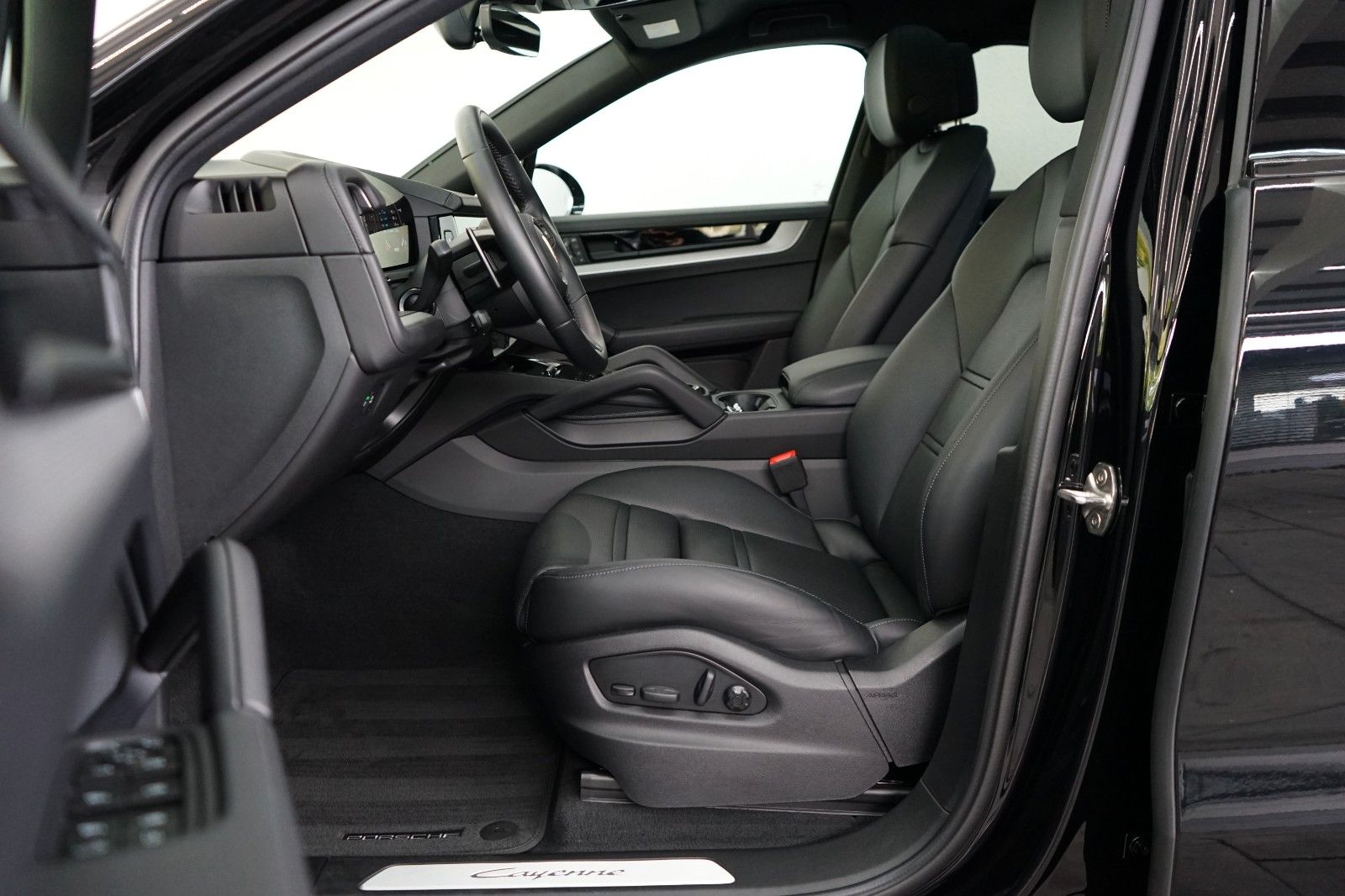 Porsche Cayenne Coupe E-Hybrid/P-Display/HeadUp/PDCC/MEG