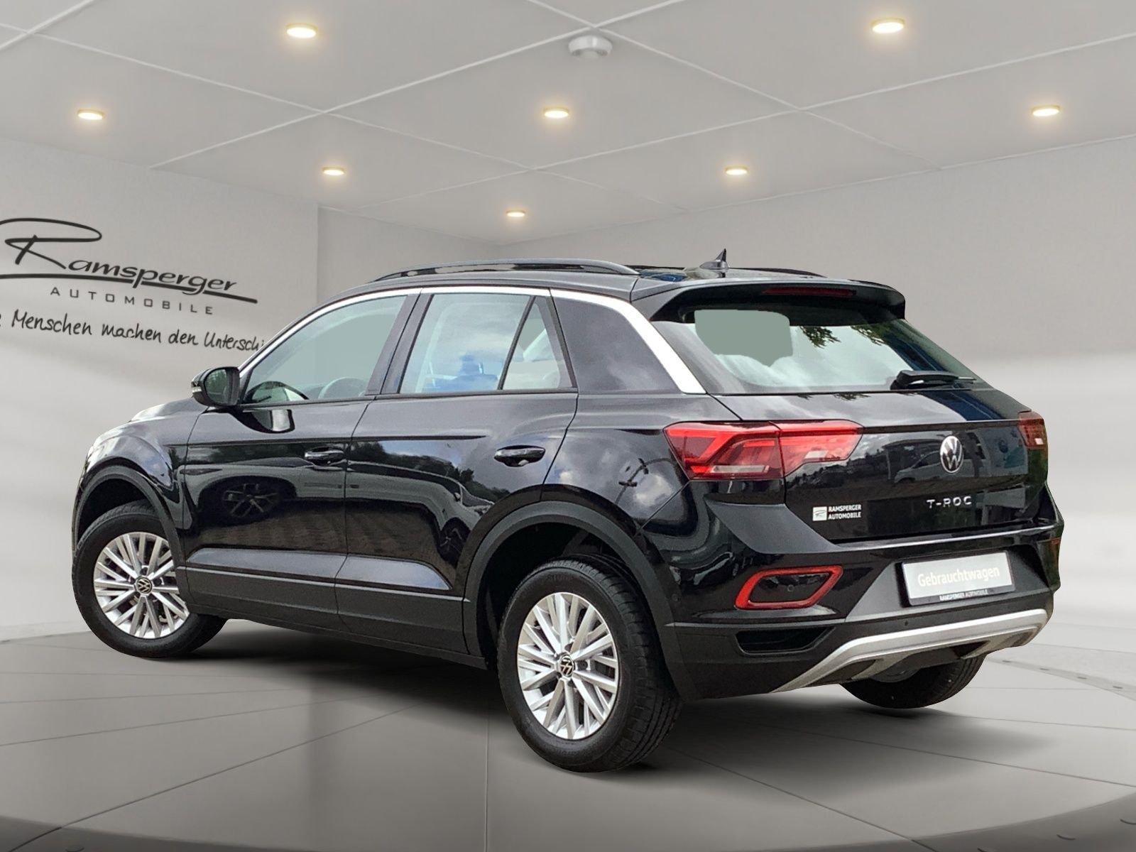 Volkswagen T-Roc 1.5 TSI DSG Life - Samsaru's Car Outlet