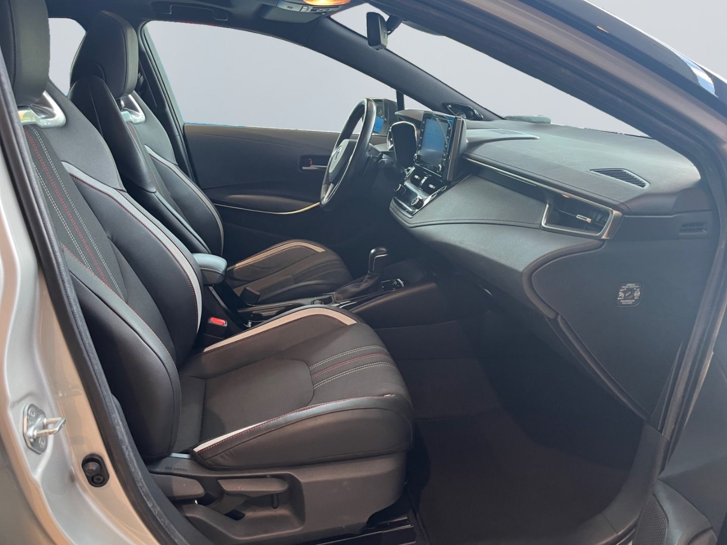 Toyota Corolla 2.0 Hybrid GR Sport - Samsaru's Car Outlet