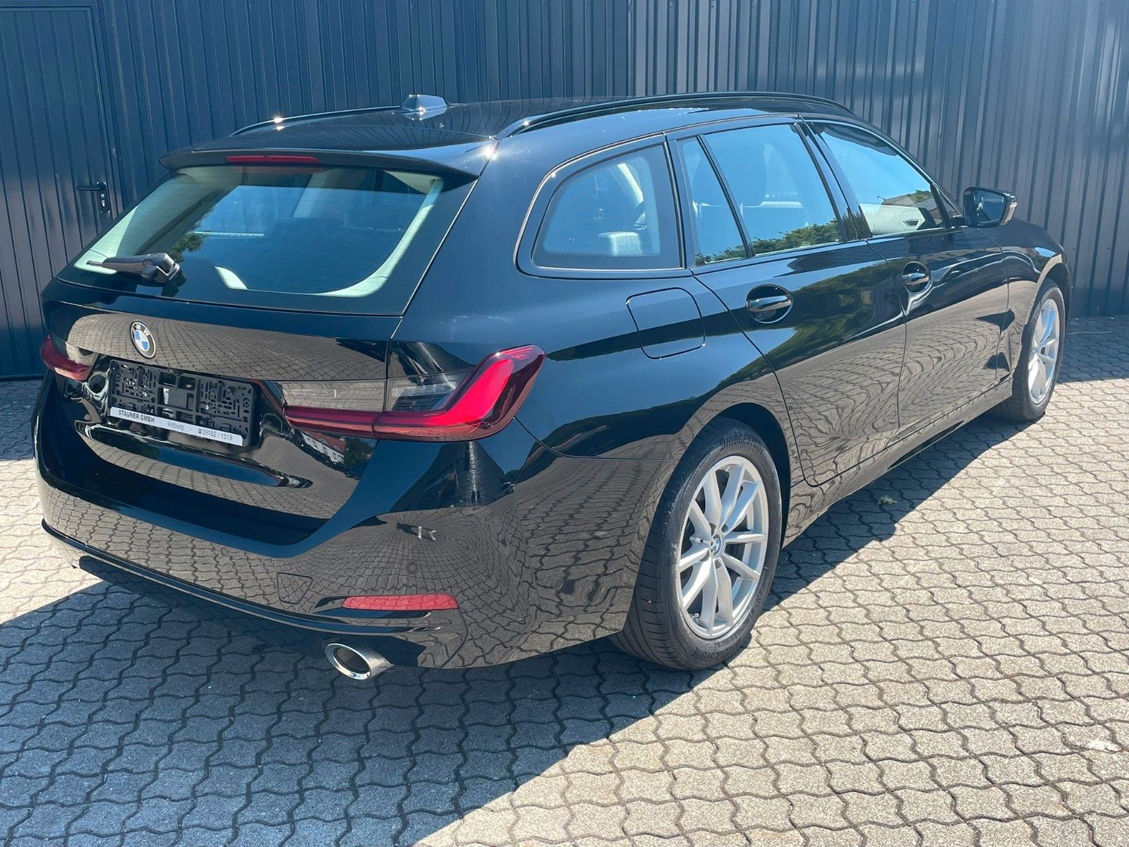 BMW 320d xDrive Aut. Touring - Samsaru's Car Outlet