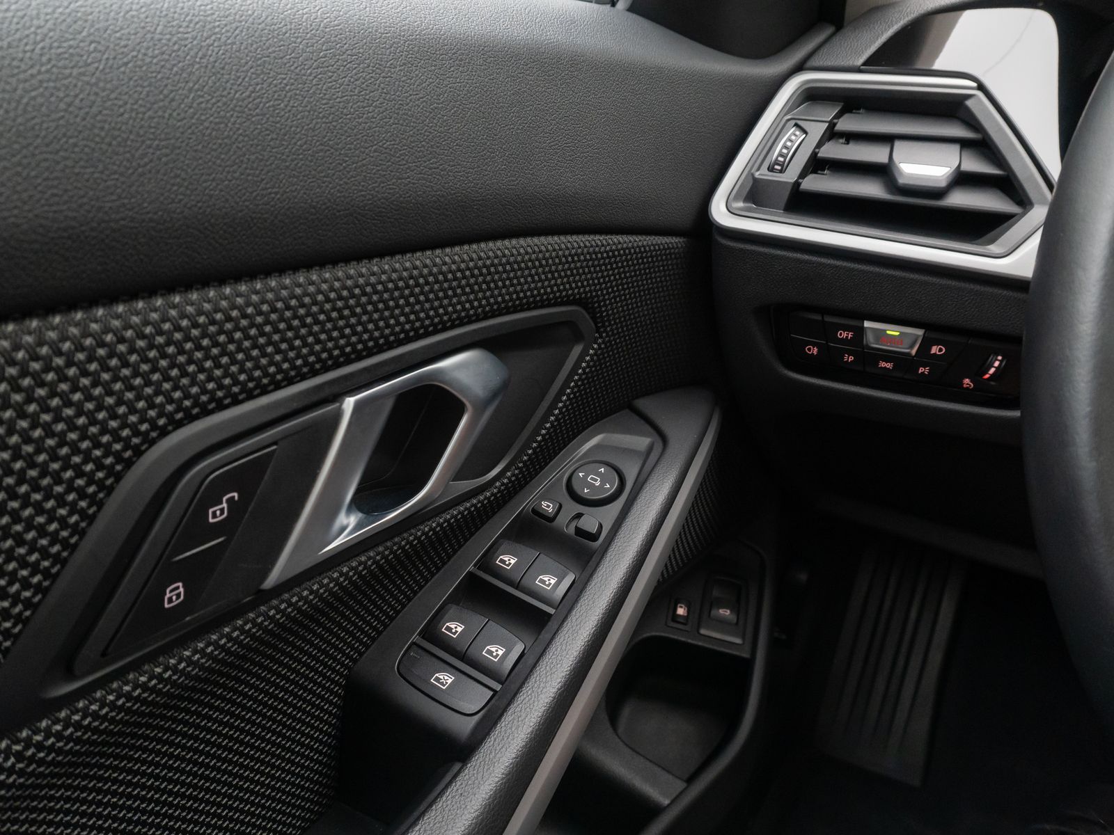 BMW 320e - Samsaru's Car Outlet