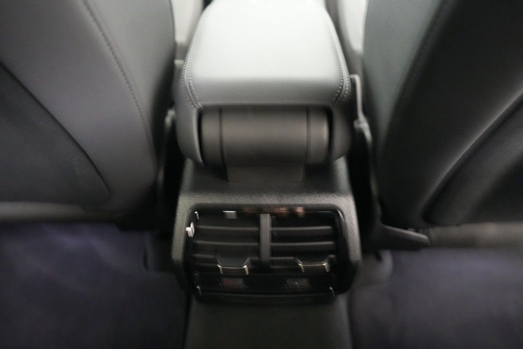 Audi Q3 Sportb. 40 TFSI qu. S-tronic S line - Samsaru's Car Outlet