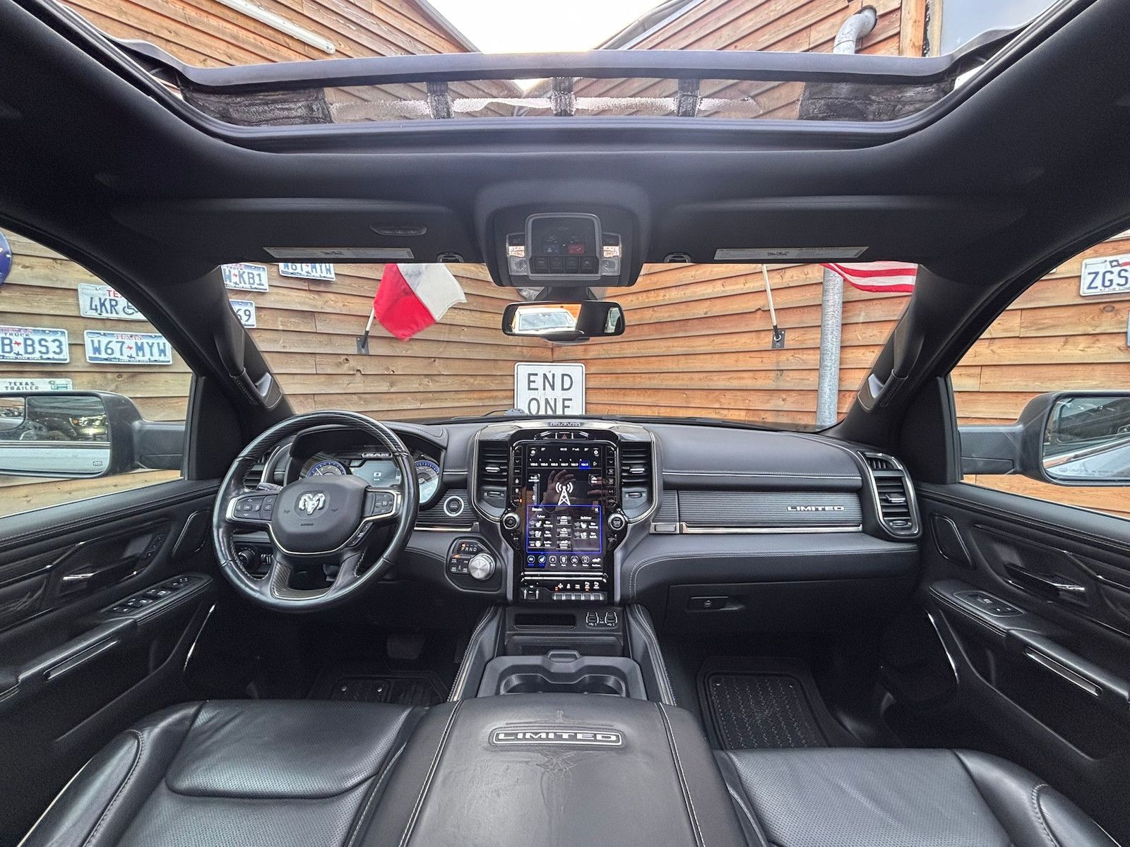 Dodge RAM 1500 5,7 Limited 4x4 LED Pano AHK Memory LPG
