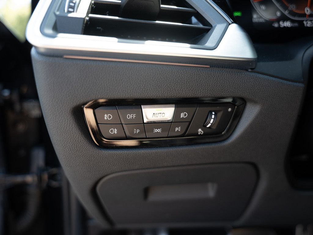 BMW 320d Touring M-Sportpaket - Samsaru's Car Outlet