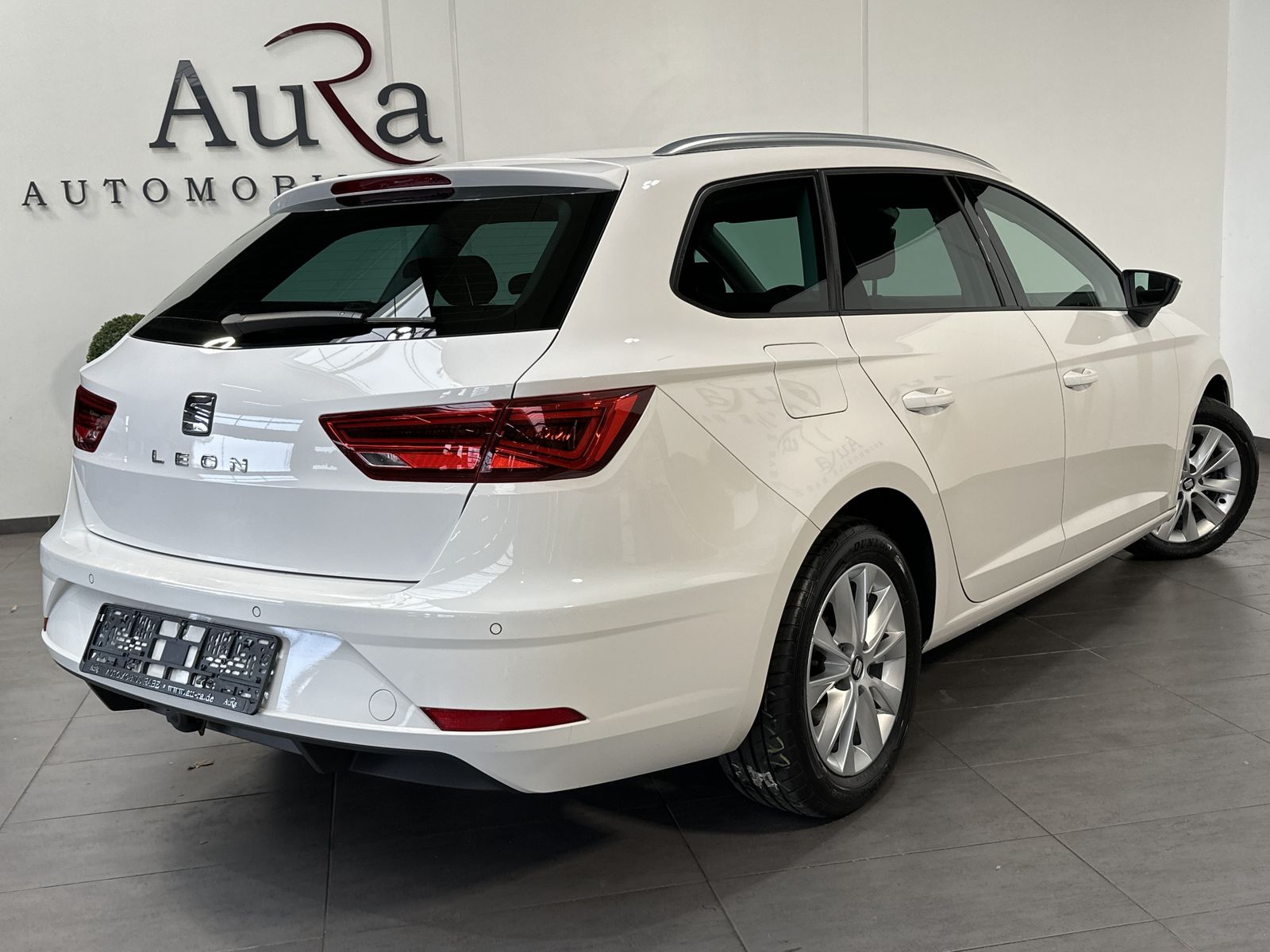 Seat Leon SpB 2.0 TDI DSG Style - Samsaru's Car Outlet