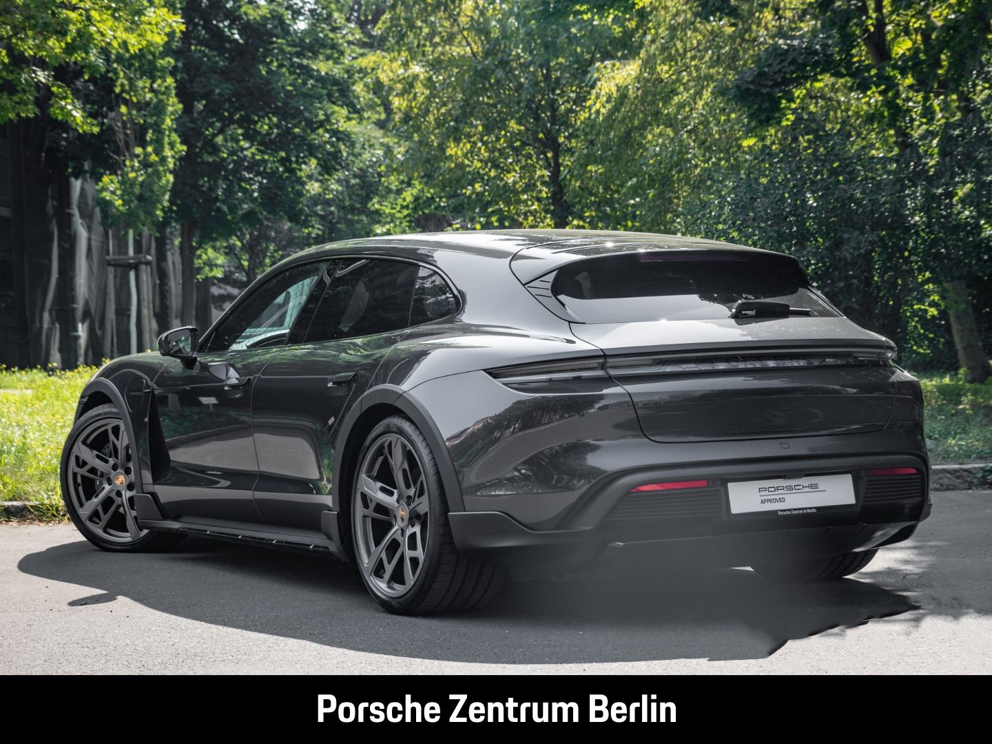 Porsche Taycan 4 Cross Turismo HD-Matrix Offroad Paket