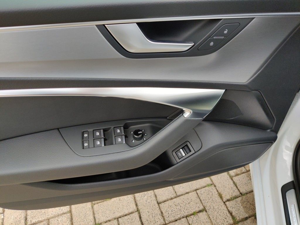 Audi A6 Avant 40 TDI S tronic S line - Samsaru's Car Outlet