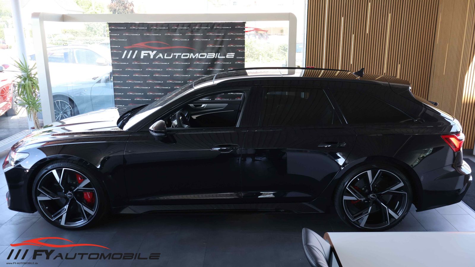 Audi RS6 4.0 TFSI quattro Keramic* Pano* AHK* Carbon