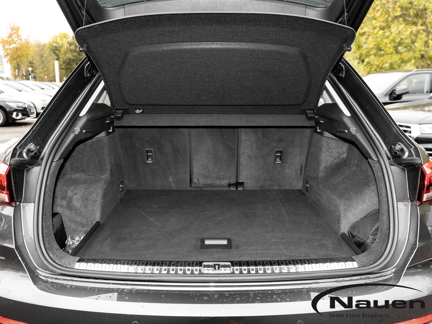 Audi Q3 40 TFSI S-line quattro - Samsaru's Car Outlet