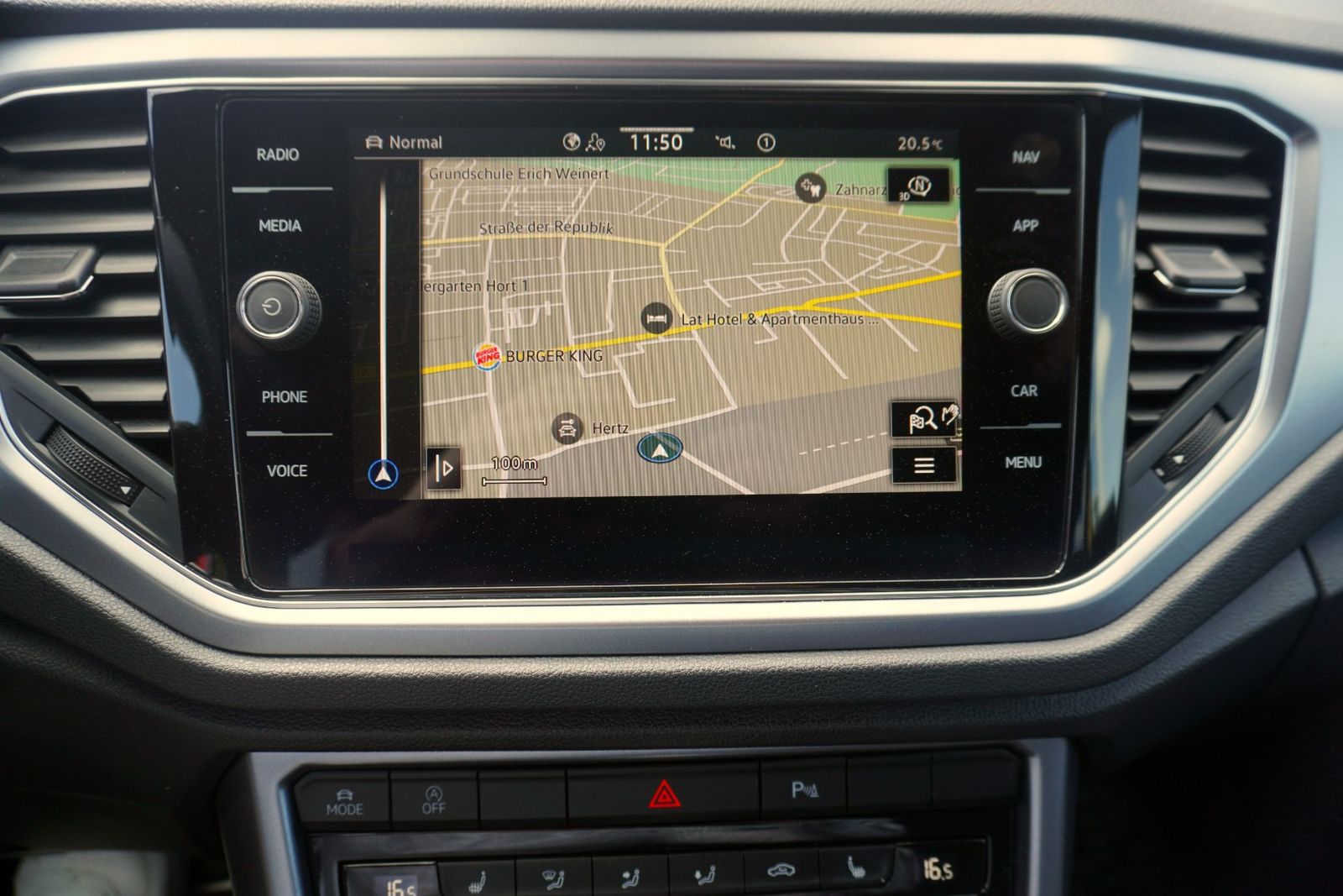 Volkswagen T-Roc 2.0 TDI Active - Samsaru's Car Outlet