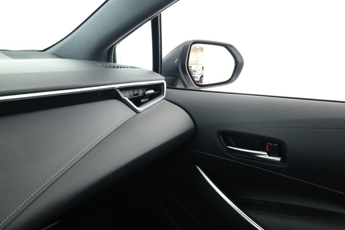 Toyota Corolla Touring Sports 2.0 CVT Team D Navi Kam