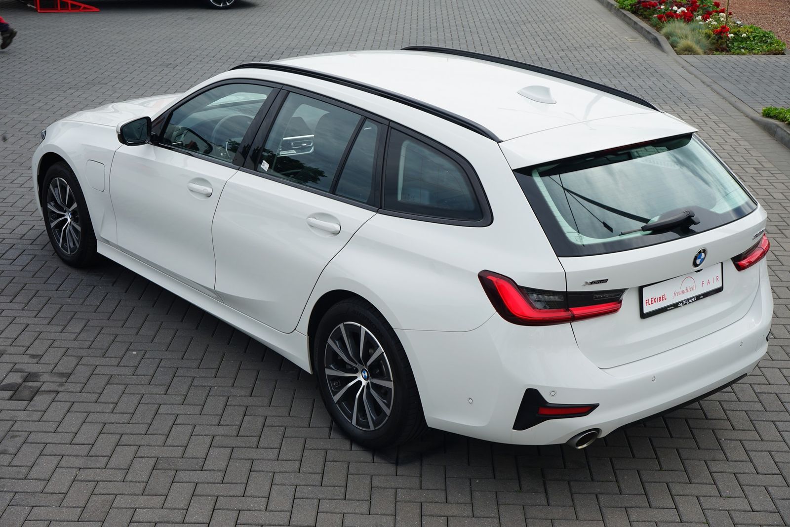 BMW 320e Touring xDrive Sport Line - Samsaru's Car Outlet