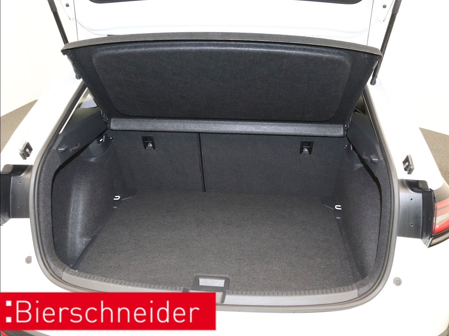 Volkswagen Taigo 1.0 TSI Move - Samsaru's Car Outlet