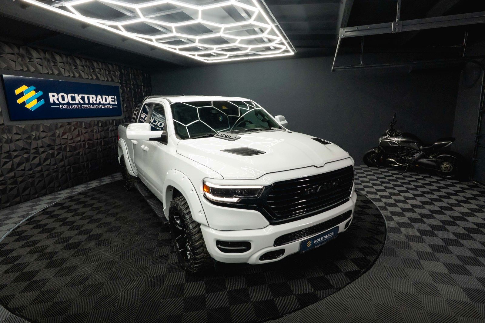 Dodge RAM 5.7 V8 HEMI 4x4 OFFROAD LONGBED Limited 19%