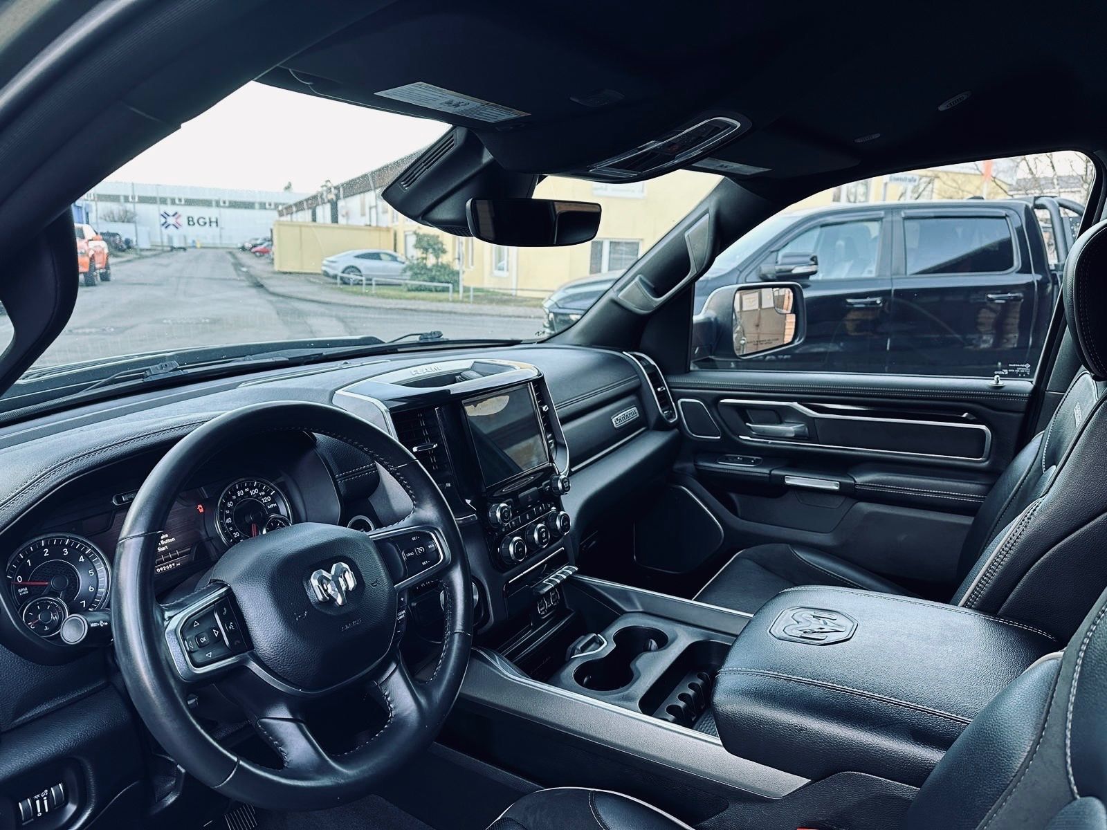 Dodge LARAMIE*5.7*LPG*AHK*NAVI*PDC*RAMBOX*GARANTIE*