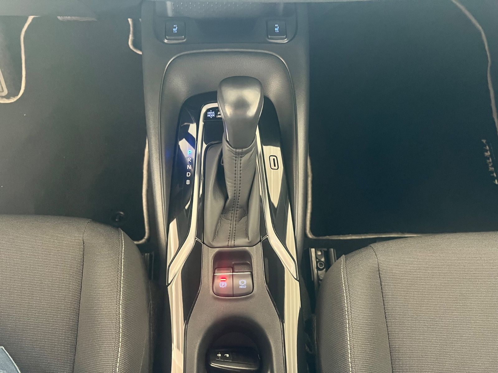 Toyota Corolla TS 1.8 Hybrid Business Edition - Samsaru's Car Outlet