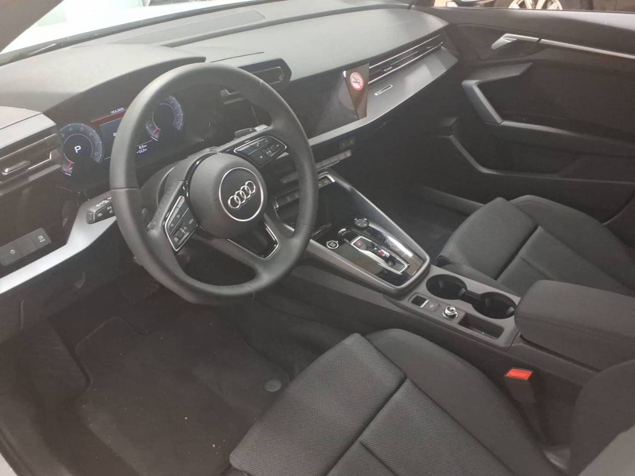 Audi A3 Limousine ADVANCED 30 TFSI S-TRONIC - Samsaru's Car Outlet
