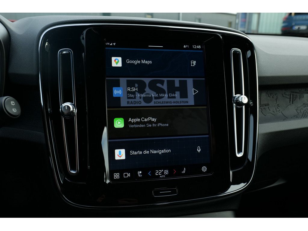 Volvo XC40 Plus Recharge Pure Electric 2WD